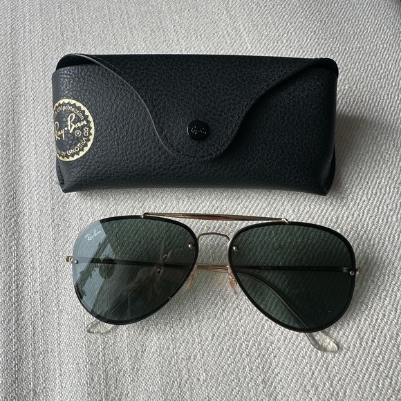 Ray-Ban Gold Frame Sunglasses with Black Case - Picture 2 of 7